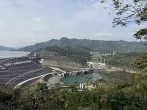 THỦY ĐIỆN HÒA BÌNH。EVN。（日本語訳）。ホアビン水力発電所。ベトナム電力