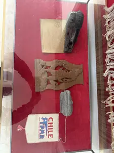 CHILE / FPMR（チリ、マヌエル・ロドリゲス愛国戦線関連の展示品）