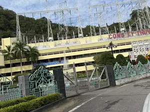 CÔNG TY THỦY。CÔNG TY THỦY ĐIỆN HÒA BÌNH ĐỔI MỚI, SÁNG TẠO ... QUYỀN VÀ LỢI ÍCH ... LAO ĐỘNG; VÌ SỰ PHÁT TRIỂN BỀN VỮNG CỦA ĐẤT NƯỚC。（日本語訳）。水力会社。ホアビン水力発電会社 刷新、創造...権利と利益...労働者；国の持続可能な発展のために