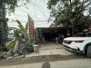 ĐỨC ĐỊNH。SỬA CHỮA BẢO DƯỠNG。XE GA, XE SỐ, XE ĐIỆN。MUA BÁN XE CŨ MỚI。XE XIN。CHUYEN。26A-179.52。VIET NAM。（日本語訳）。ドゥック・ディン。修理・整備。スクーター、ギア付きバイク、電動バイク。中古・新車バイク売買。高級バイク。専門。26A-179.52。ベトナム