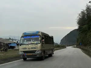 VIP。Mai Châu _ phú cường。CẤP PHONG。TÂN LẠC。MAI CHÂU。Bx:Mai Châu。Bx:Mỹ Đình。TIẾN HƯNG。28F-003.09。（日本語訳）。VIP。マイチャウ _ フークオン。カッフォン。タンラック。マイチャウ。Bx:マイチャウ。Bx:ミーディン。ティエンフン。28F-003.09