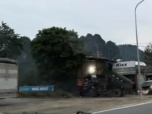 NHÀ NGHỈ。Kixx。（日本語訳）。ゲストハウス。Kixx