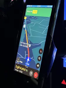 Viettel LTE。17:51。74%。Tiếp tục trên CT02。Cửa hàng xăng dầu Cầu Bằng。CT02。2 giờ 4 phút。91 km · 19:55。（日本語訳）。Viettel LTE。17:51。74%。CT02を直進。カウバンガソリンスタンド。CT02。2時間4分。91 km・19:55