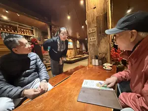 A 08。A 09。THẮNG CỐ NGỰA。Thắng cố ngựa (bát to) 350.000đ。Thắng cố bò (bát to) 300.000đ。Lẩu thắng cố (ngựa) 500.000đ。（日本語訳）。A 08。A 09。馬のタンコー。馬のタンコー（大椀） 350,000ドン。牛のタンコー（大椀） 300,000ドン。タンコー鍋（馬） 500,000ドン