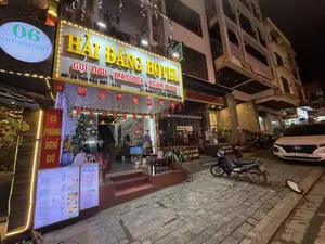 HẢI ĐĂNG HOTEL。GỘI ĐẦU - MASSAGE - NGÂM CHÂN。ĐC: 08 THỦ DẦU MỘT - SAPA。DT: 0962323162-0913090594。06。THỦ DẦU MỘT。0862.109.168。0963.074.713。CÓ PHÒNG NGHỈ GIỜ。ĐẶC SẢN TÂY BẮC。ĐC: 10 THỦ ĐẦU 1。DU LỊCH TRANG LONG HOTEL。LÁ THUỐC。NAIL NỐI MI。HẠT DẺ RỪNG。VI THÂU SẤY。24A-124.94。Menu - Bảng Giá。Trang Spa。HOTLINE 0913 090 594。FOOT MASSAGE - MÁT XA CHÂN。30 minutes 160K。45 minutes 220K。60 minutes 250K。90 minutes 360K。HEAD SHOULDER FOOT MASSAGE。MÁT XA ĐẦU - VAI - CHÂN。30 minutes 200K。45 minutes 240K。60 minutes 280K。90 minutes 400K。FULL BODY MASSAGE。MÁT XA TOÀN THÂN。45 minutes 280K。60 minutes 300K。90 minutes 420K。HERBAL MASSAGE - MÁT XA THẢO DƯỢC。60 minutes 400K。90 minutes 500K。HOT STONE MASSAGE - MÁT XA ĐÁ NÓNG。60 minutes 400K。90 minutes 500K。RED DAO HERBAL BATH - TẮM LÁ DAO ĐỎ。20 minutes 150K。HERBAL FOOT BATH。NGÂM CHÂN THẢO DƯỢC。20 minutes 50K。NAILS。PLAIN PAINT 1 COLOR: 12.5$ (SƠN TRƠN) 250.000VNĐ。PAINT AND DECORATION: 15$ - 22.5$ (SƠN TRANG TRÍ 300.000 - 450.000VNĐ)。EYELASH EXTENSIONS。EYE LASH EXTENSIONS: 20$ (NỐI MI: 400.000VND)。EYELASH CURLER: 15$ (UỐN MI: 300.000VND)。08 THỦ DẦU - 0368 421 622。（日本語訳）。ハイダンホテル。シャンプー - マッサージ - 足湯。住所: 08 トゥーザウモット - サパ。電話: 0962323162-0913090594。06。トゥーザウモット。0862.109.168。0963.074.713。時間貸し部屋あり。西北地方の特産品。住所: 10 トゥーザウモット 1。チャンロン観光ホテル。薬草の葉。ネイル まつげエクステ。森の栗。乾燥ヴィータウ。24A-124.94。メニュー - 料金表。チャンスパ。ホットライン 0913 090 594。フットマッサージ - 足のマッサージ。30分 160K。45分 220K。60分 250K。90分 360K。ヘッド・ショルダー・フットマッサージ。頭 - 肩 - 足のマッサージ。30分 200K。45分 240K。60分 280K。90分 400K。全身マッサージ。全身マッサージ。45分 280K。60分 300K。90分 420K。ハーバルマッサージ - 薬草マッサージ。60分 400K。90分 500K。ホットストーンマッサージ - ホットストーンマッサージ。60分 400K。90分 500K。赤ザオ族の薬草風呂 - 赤ザオ族の葉風呂。20分 150K。ハーバルフットバス。薬草足湯。20分 50K。ネイル。単色カラー: 12.5ドル (SƠN TRƠN) 250,000VND。カラーと装飾: 15ドル - 22.5ドル (SƠN TRANG TRÍ 300,000 - 450,000VND)。まつげエクステンション。まつげエクステンション: 20ドル (NỐI MI: 400,000VND)。まつげパーマ: 15ドル (UỐN MI: 300,000VND)。08 トゥーザウ - 0368 421 622