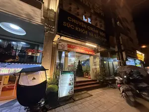 GALAXY SPA。CHUYÊN CHĂM SÓC SỨC KHỎE VÀ SẮC ĐẸP。058 Ngũ Chỉ Sơn - Sa Pa - Lào Cai。0947 205 812。Chương trình ưu đãi hè。Giảm giá 10-30% các dịch vụ。058。Ngũ Chỉ Sơn。MỜI VÀO。SAPA MENU。ĐT: 0374 634 195。MÁT XA CHÂN VỚI ĐÁ。MASSAGE FEET WITH STONE。MÁT XA CHÂN LÁ DAO。MÁT XA ĐẦU, VAI, GÁY。HEAD, SHOULDER, FOOT MASSAGE。MÁT XA TOÀN THÂN BẰNG ĐÁ NÓNG。FULL BODY HOT STONE MASSAGE。MÁT XA TOÀN THÂN。FULL BODY MASSAGE。TẮM LÁ THUỐC DAO ĐỎ。RED DAO SMOOTH BATH。CẠO GIÓ, GIÁC HƠI。SCRAPING, CUPPING THE WIND。COMBO XÔNG HƠI MÁT XA。COMBO SAUNA AND MASSAGE。GỘI ĐẦU DƯỠNG SINH。NOURISHING HAIR SHAMPOO。GỘI ĐẦU MÁT XA。MASSAGE HAIR SHAMPOO。GỘI ĐẦU LÀ THUỐC。XÔNG HƠI - TẮM。NHÀ THUỐC ANH TUẤN。THUỐC TÂY。（日本語訳）。ギャラクシースパ。健康と美容の専門ケア。058 グーチーソン - サパ - ラオカイ。0947 205 812。夏の優待プログラム。各サービス 10-30% 割引。058。グーチーソン。どうぞお入りください。サパメニュー。電話: 0374 634 195。石を使ったフットマッサージ。MASSAGE FEET WITH STONE。ザオ族の葉を使ったフットマッサージ。ヘッド、ショルダー、ネックマッサージ。HEAD, SHOULDER, FOOT MASSAGE。ホットストーン全身マッサージ。FULL BODY HOT STONE MASSAGE。全身マッサージ。FULL BODY MASSAGE。赤ザオ族の薬草風呂。RED DAO SMOOTH BATH。カオゾー（刮痧）、ジャックホイ（カッピング）。SCRAPING, CUPPING THE WIND。サウナ・マッサージコンボ。COMBO SAUNA AND MASSAGE。養生シャンプー。NOURISHING HAIR SHAMPOO。マッサージシャンプー。MASSAGE HAIR SHAMPOO。薬草シャンプー。サウナ - 入浴。アントゥアン薬局。西洋薬