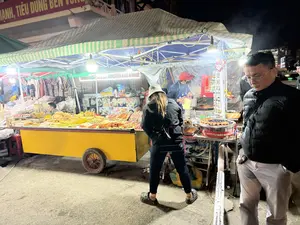 MẠNH, TIÊU DÙNG BE. BANH MY. XUC XICH. MÁY NƯỚNG ĐA. BÁNH MÌ. SAPA.。（日本語訳）。強い、消費 BE。バインミー。ソーセージ。多機能グリル。バインミー。サパ。