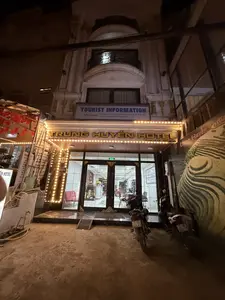 TRUNG HUYỀN HOTEL。446 Điện Biên Phủ - TX. Sa Pa。0982 126 828 - 0985 289 646。sapa@vitravel.com.vn。Trung Huyền Hotel。446。24-S1 106.41。24-AA 006.15。（日本語訳）。チュンフエンホテル。サパ町ディエンビエンフー通り446番地。0982 126 828 - 0985 289 646。sapa@vitravel.com.vn。チュンフエンホテル。446。24-S1 106.41。24-AA 006.15