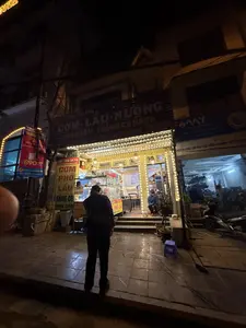 Cô Tuân Sa Pa。CƠM - LẨU - NƯỚNG。BÌNH DÂN - THẮNG CỐ NGỰA。CHUYÊN CUNG CẤP MÁY LỌC NƯỚC GIA ĐÌNH - HỆ THỐNG LỌC。SIÊU RẺ。Máy hút。Quạt sưởi gốm。chỉ từ 890 ngàn / cái。Điện máy XANH。577 Điện Biên Phủ。(Đối diện chợ Dân Sinh)。CÔ TUẤN SA PA。ĐC: 456 ĐIỆN BIÊN PHỦ。CƠM。PHỞ。LẨU。THẮNG CỐ。BÌNH DÂN。TUYỂN NHÂN VIÊN。CƠM - PHỞ - LẨU。BÌNH DÂN。（日本語訳）。コ・トゥアン・サパ。ご飯 - 鍋 - 焼き物。庶民的 - 馬のタンコー。家庭用浄水器 - ろ過システム専門供給。激安。掃除機。セラミックファンヒーター。1台89万ドンから。ディエン・マイ・サイン。ディエンビエンフー通り577番地。(ザンシン市場向かい)。コ・トゥアン・サパ。住所：ディエンビエンフー通り456番地。ご飯。フォー。鍋。タンコー。庶民的。従業員募集。ご飯 - フォー - 鍋。庶民的