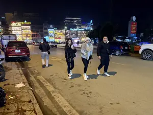 XE HỢP ĐỒNG NHÀ HÀNG Liên Tôn TỘP QUÁN Ẩm thực SaPa Ăn uống thả ga Hà Lâm NHIỆT LIỆT CHÀO MỪNG ĐẠI HỘI ĐẠI BIỂU TOÀN QUỐC LẦN THỨ XIII CỦA ĐẢNG CỘNG SẢN VIỆT NAM。UBND PHƯỜNG SA PA CẤM。（日本語訳）。契約車両 リエン・トン レストラン トップ・クアン サパ料理 食べ飲み放題 ハー・ラム ベトナム共産党第13回全国代表大会を熱烈に歓迎します。サパ坊人民委員会 禁止