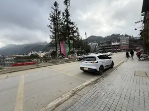 Quảng trường Sa Pa（サパ広場）