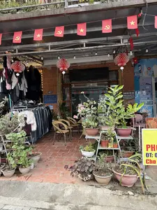 077。XUÂN VIÊN。BẢNG NIÊM YẾT GIÁ PHÒNG NGHỈ。GIÁ PHÒNG。1 GIƯỜNG 150.000 - 180.000 - 200.000 - 250.000 500.000。2 GIƯỜNG 300.000 - 350.000 - 400.000 - 500.000 800.000。XUÂN VIÊN。Giải khát。TRÀ ĐÁ。TRÀ NÓNG。NƯỚC。THANG MÁY VIỆT ANH。Hotline: 0919 681 776。TƯ VẤN - LẮP ĐẶT THANG MÁY - FUJI - MITSUBISHI - HITACHI。ĐC: 153 B, Điện Biên - P. Cốc Lếu - TP Lào Cai。Thangmayvietanh.com。9K。KEM ỐC QUẾ。Bộ sưu tập。Taro。Vị ngon khó cưỡng, khuấy trọn vị Taro。KEM NGON。PHÒNG。ĐT: 0。Cho。Dasani。（日本語訳）。077。スアンヴィエン。宿泊料金表。部屋の料金。1ベッド 150.000 - 180.000 - 200.000 - 250.000 500.000。2ベッド 300.000 - 350.000 - 400.000 - 500.000 800.000。スアンヴィエン。お飲み物。アイスティー。ホットティー。水。ヴィエットアンエレベーター。ホットライン: 0919 681 776。コンサルティング - エレベーター設置 - フジ - 三菱 - 日立。住所: ラオカイ市コックレウ区ディエンビエン通り153B。Thangmayvietanh.com。9K。コーンアイスクリーム。コレクション。タロ。抗いがたい美味しさ、タロの風味を存分に。美味しいアイスクリーム。部屋。電話: 0。貸し。ダサニ