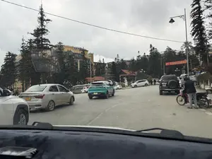 QUYẾT TÂM THỰC HIỆN THẮNG LỢI CUỘC CÁCH MẠNG VỀ TỔ CHỨC BỘ MÁY CỦA HỆ THỐNG CHÍNH TRỊ。24H 017.59。24H 036.48。35A 107.47。24-B2 553.62。XE TAXI。VINFAST。（日本語訳）。政治システムの組織機構に関する革命を勝利裏に実行することを決意する。24H 017.59。24H 036.48。35A 107.47。24-B2 553.62。タクシー。ビンファスト