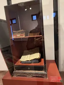 Tủ sách của thấy đó。Việt。Thanh Hoá。（日本語訳）。そこの先生の本棚。ベトナム。タインホア