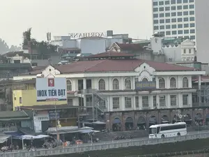 CHỢ CỐC LẾU。TIEN DAT。INOX TIẾN ĐẠT。0366.304.304。ẨM THỰC TRUNG HOA。0869 138 818。TRUNG TÂM。CỬA CUỐN 24H。（日本語訳）。コックレウ市場。ティエンダット。ティエンダット・ステンレス。0366.304.304。中華料理。0869 138 818。センター。24時間ローリングシャッター