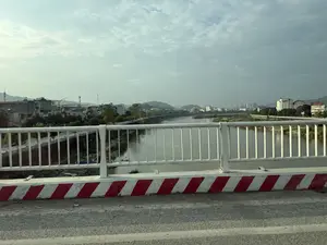 Sông Hồng và Cầu Phố Mới（紅河と新市街橋 / ラオカイ市）