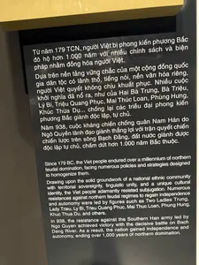 Bảo tàng Lịch sử Quân sự Việt Nam - Bảng giới thiệu về thời kỳ Bắc thuộc（ベトナム軍事歴史博物館 - 北方支配時代に関する解説パネル）