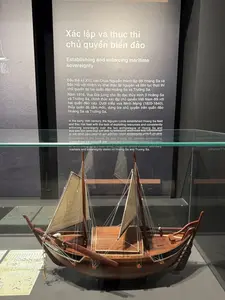 Xác lập và thực thi chủ quyền biển đảo（海洋島嶼主権の確立と執行に関する展示 / ベトナム軍事歴史博物館）