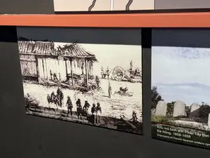 Khu mộ binh lính Pháp-Tây Ban Nha, Đà Nẵng, 1858-1859（フランス・スペイン兵士の墓地、ダナン、1858-1859年 / ベトナム軍事歴史博物館の展示パネル）