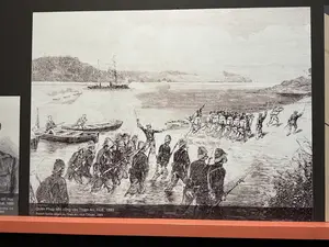 Quân Pháp đổ bộ lên Thuận An, 1883（フランス軍、1883年にトゥアンアンに上陸 - 歴史画の展示）