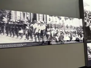 biên chế tại Chiến Khu 9 (miền Tây Nam Bộ), 12/1945。Chi đội hải ngoại từ Thái Lan, Campuchia và Lào về nước tham gia kháng chiến ở Nam Bộ, 1946。Bộ đội Nam tiến。Thanh niên Hà Nội。（日本語訳）。第9戦区（西南ボー）に編制、1945年12月。タイ、カンボジア、ラオスからの海外支隊が帰国し、南部での抗戦に参加、1946年。南進部隊。ハノイの青年