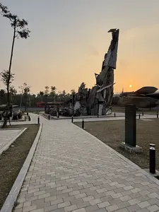 Di tích xác máy bay B-52（撃墜されたB-52爆撃機の残骸の遺跡 / ハノイ市ダンフオン県）